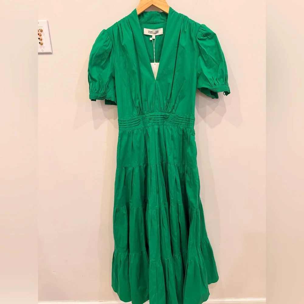 Diane von Furstenberg Darby Dress Signature Green Tiered Midi NWT Size 8 - Picture 1 of 6